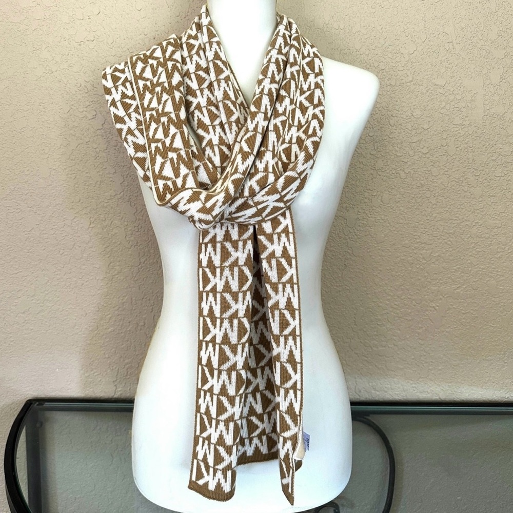 Soft Signature Michael Kors Scarf.